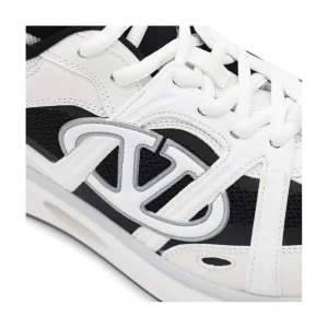 BLACK AND WHITE LEATHER SNEAKERS