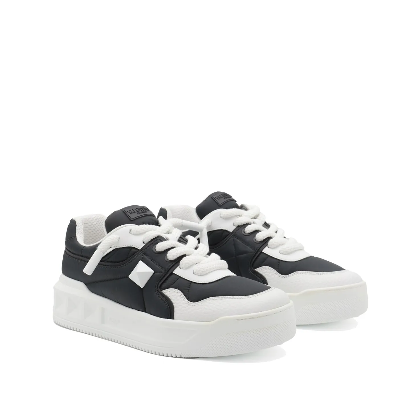 black_and_white_sneakers_1-2.webp BLACK AND WHITE SNEAKERS