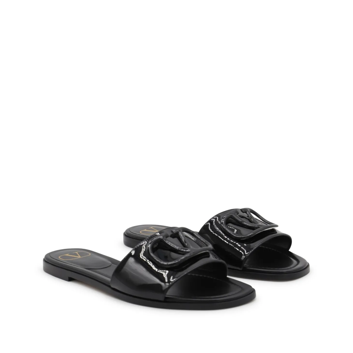 black_flats_1-1.webp BLACK FLATS
