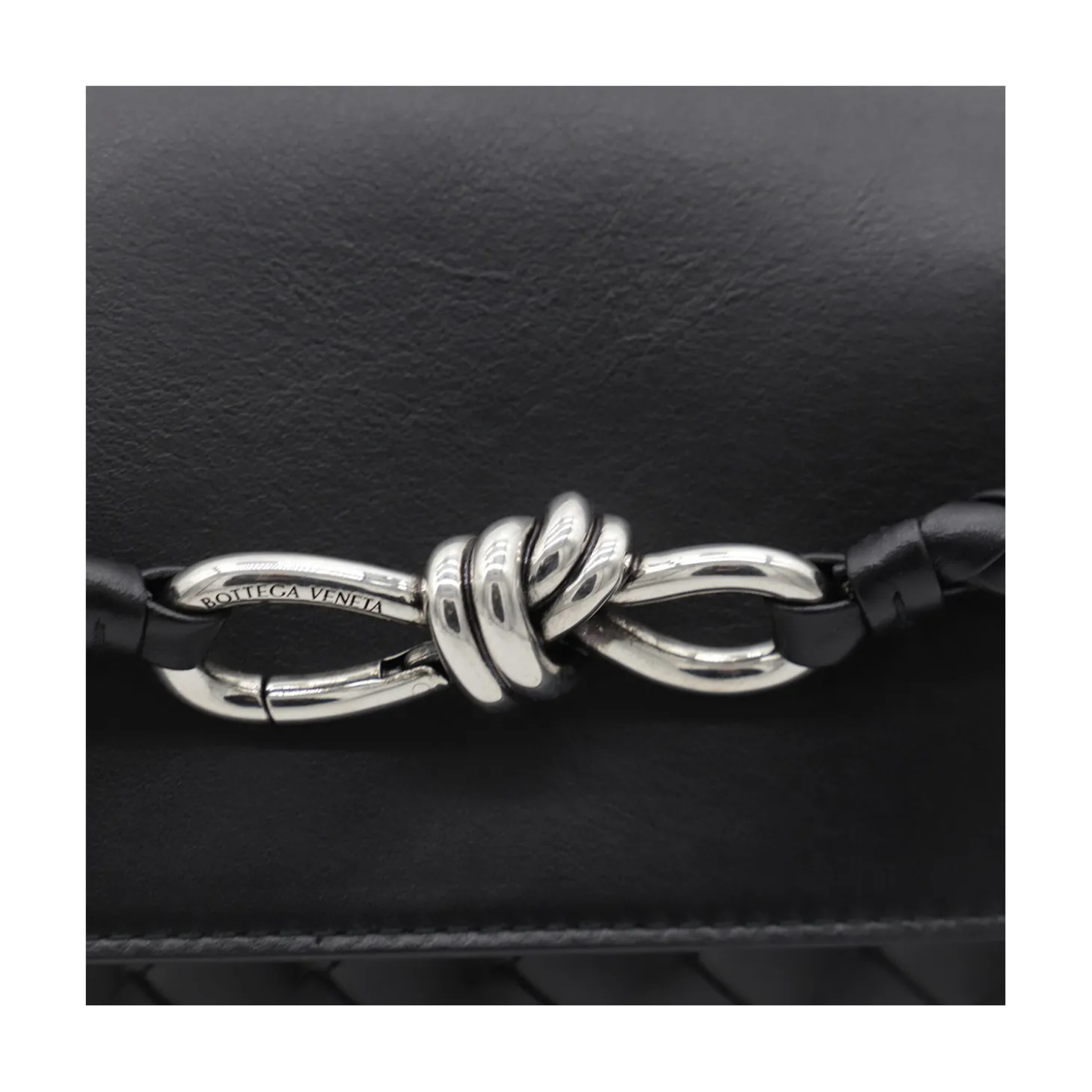 black_leather_crossbody_b_3-8.webp BLACK LEATHER CROSSBODY BAG
