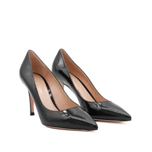 BLACK LEATHER PUMPS