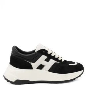 BLACK SNEAKERS