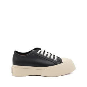BLACK SNEAKERS