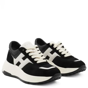 BLACK SNEAKERS