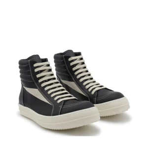 BLACK SNEAKERS