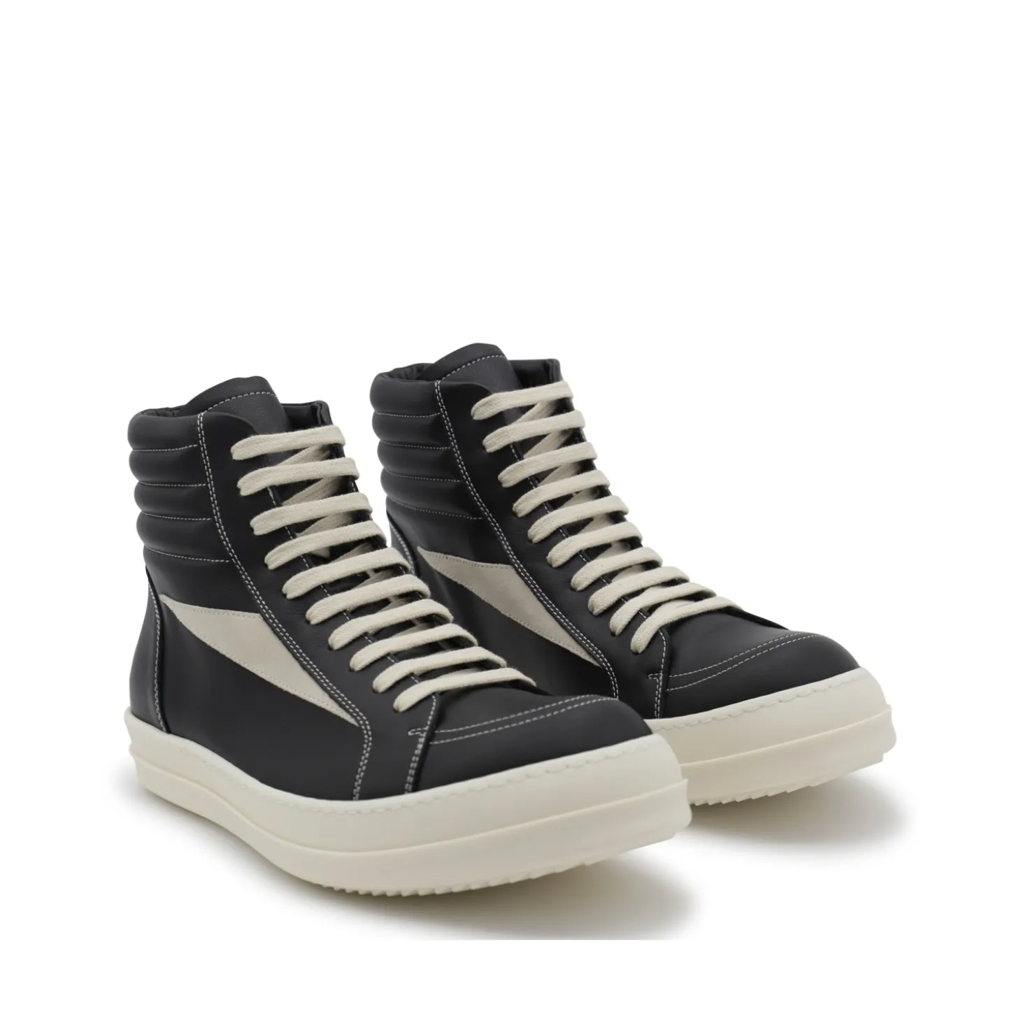 black_sneakers_1-8.webp BLACK SNEAKERS