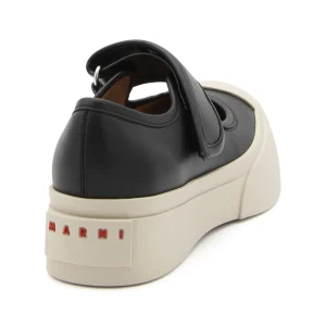 BLACK SNEAKERS