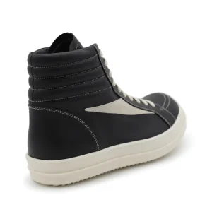 BLACK SNEAKERS