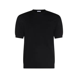 BLACK T-SHIRT