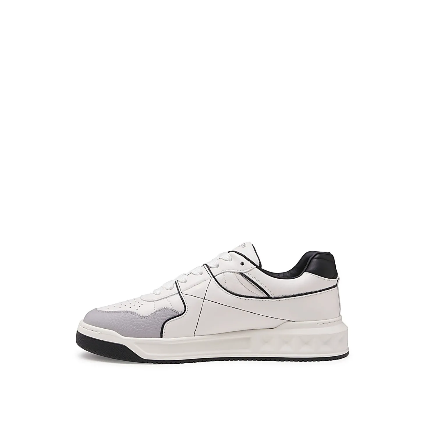 grey_and_white_leather_sn_1.webp GREY AND WHITE LEATHER SNEAKERS