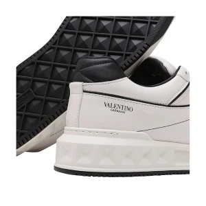 GREY AND WHITE LEATHER SNEAKERS
